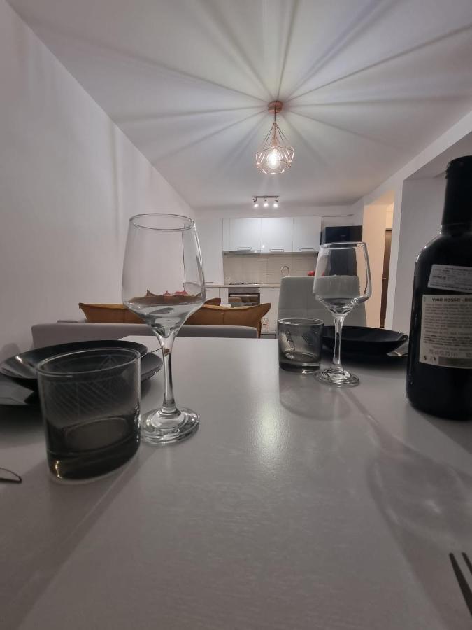 Dreams Escape 2 Apartment Craiova Ngoại thất bức ảnh
